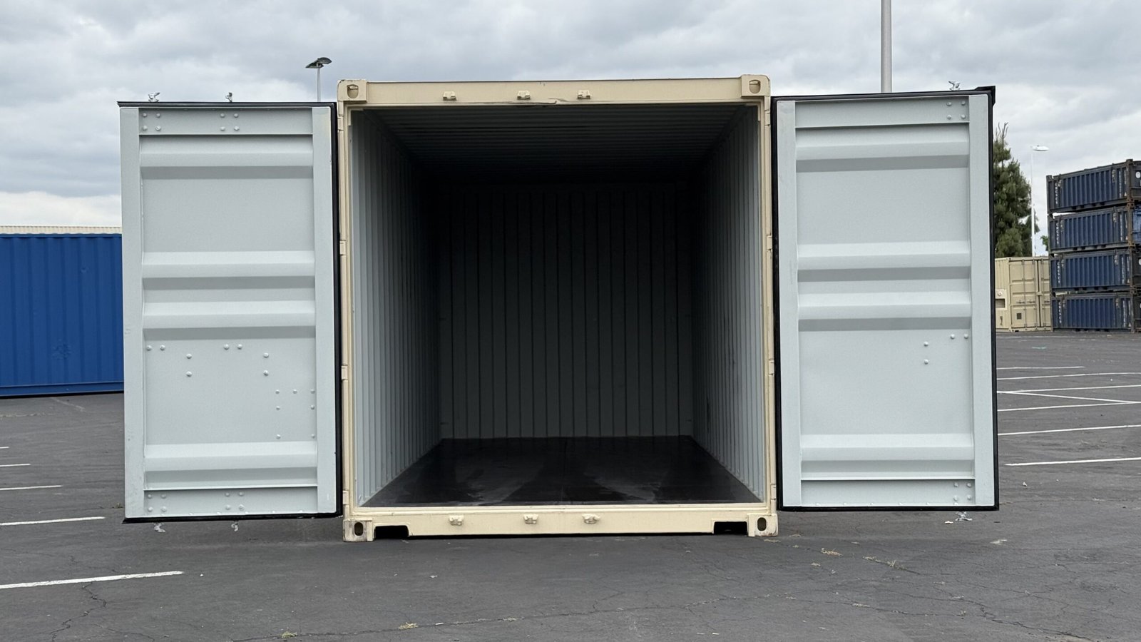 20ft Standard Shipping Container - Image 5