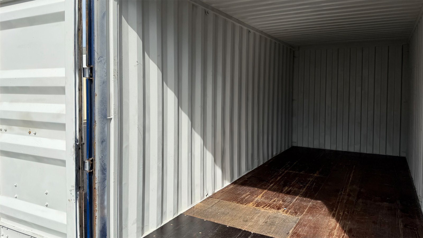 20ft Standard Shipping Container - Image 7